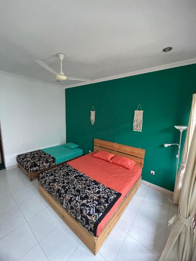 Gorga Hostel Yogyakarta Exterior photo