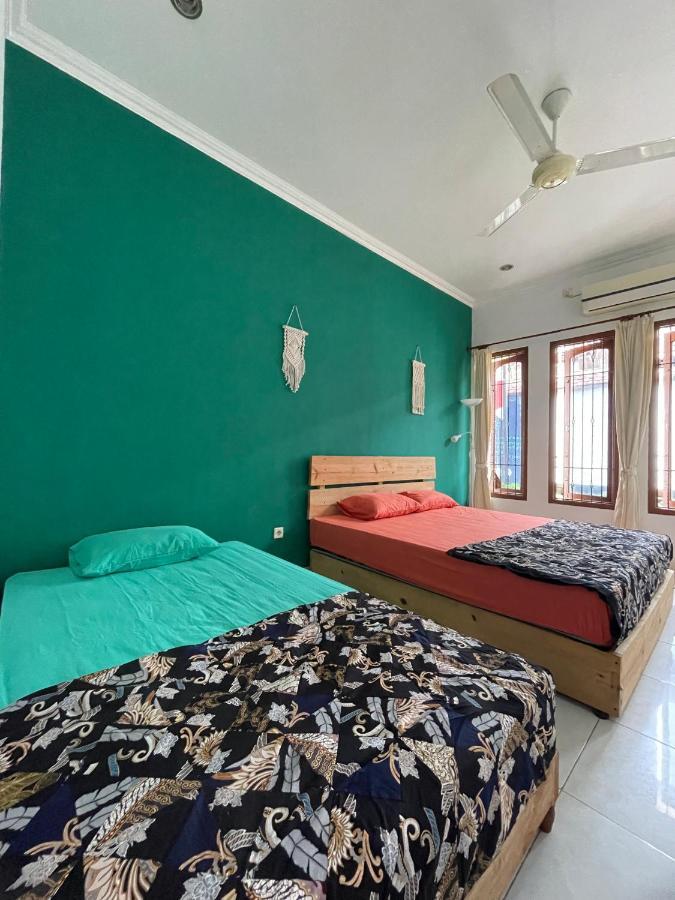 Gorga Hostel Yogyakarta Exterior photo